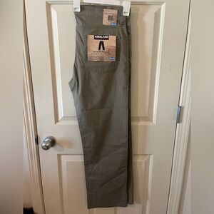 Kirkland Signature Men's Pants - Olive Green